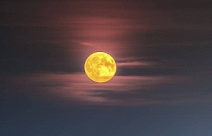 moon-red-sky.jpg